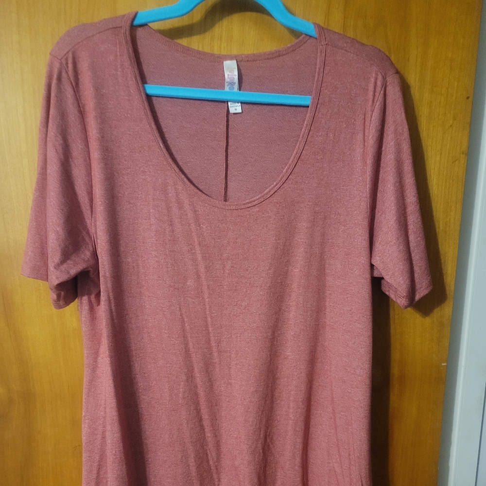 MEDIUM Lularoe Perfect T